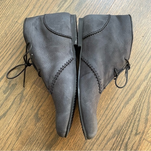 Soul of Africa Grayish Suede Leather Shoes Booties Women’s size 7 - Picture 5 of 11